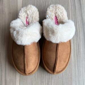 NWOT Rock & Candy Women's Chestnut Platform Slippers Size 6